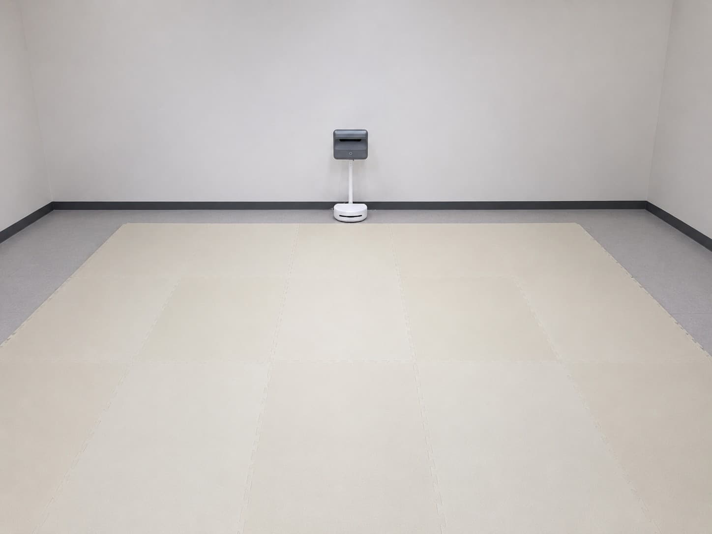 매트만 깔아둔 모습